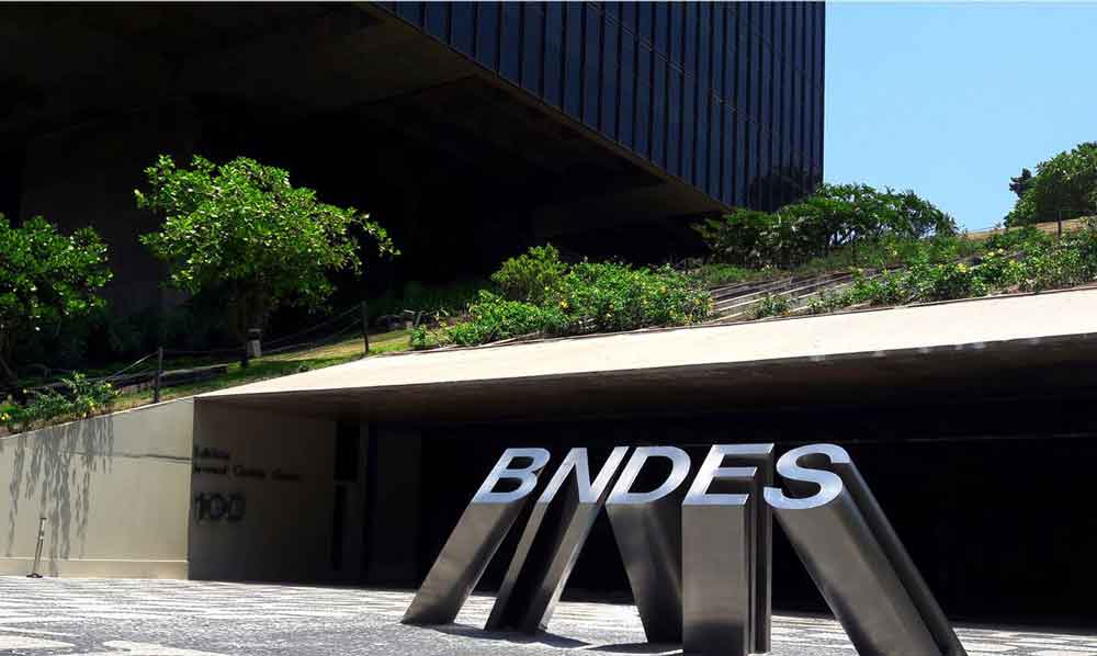 BNDES busca investidores estrangeiros para leilão da Cedae