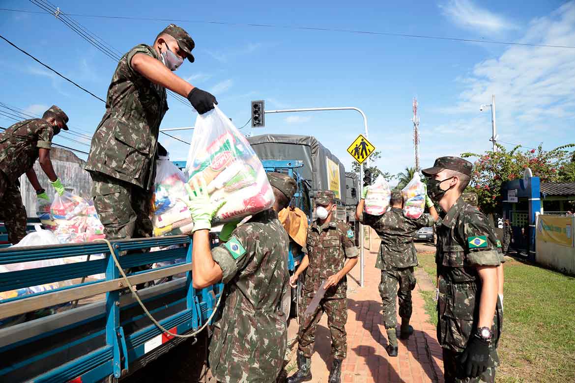 Forças Armadas auxiliam o povo brasileiro há 14 meses