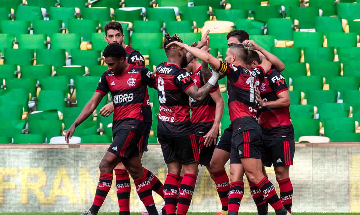 Gabigol brilha e Flamengo goleia Madureira por 5 a 1 no Carioca