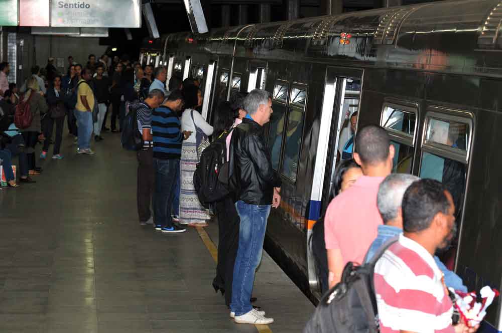 Festival leva ritmo da viola caipira a estações de metrô em novembro