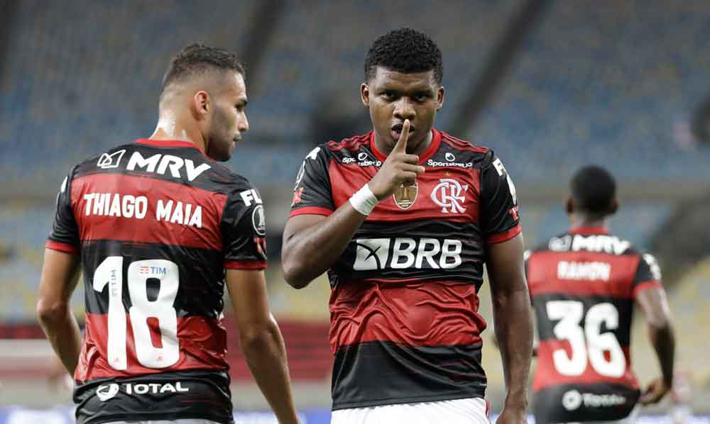 Flamengo empata com Bragantino e perde chance de virar líder