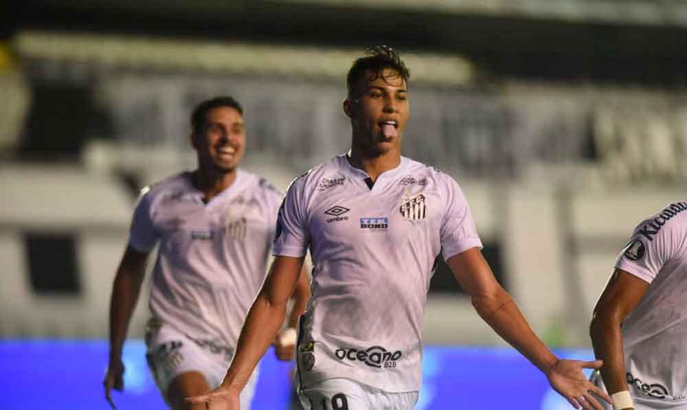 Libertadores: Santos bate San Lorenzo com gol histórico de Ângelo