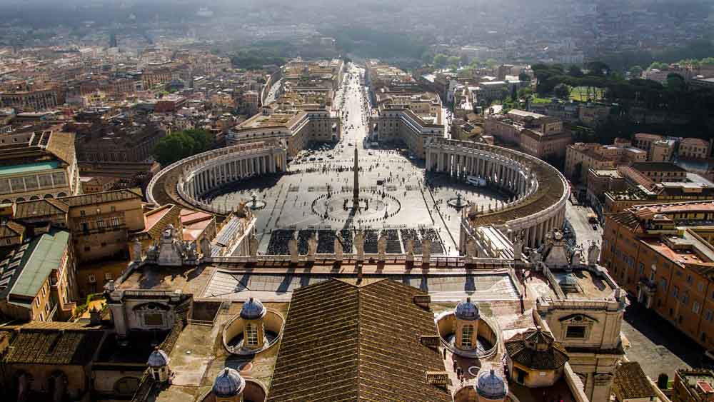 Vaticano planeja campanha de vacinação rápida contra a covid-19