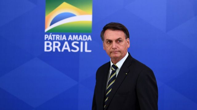 Bolsonaro sanciona projeto sobre compra de vacinas por estados