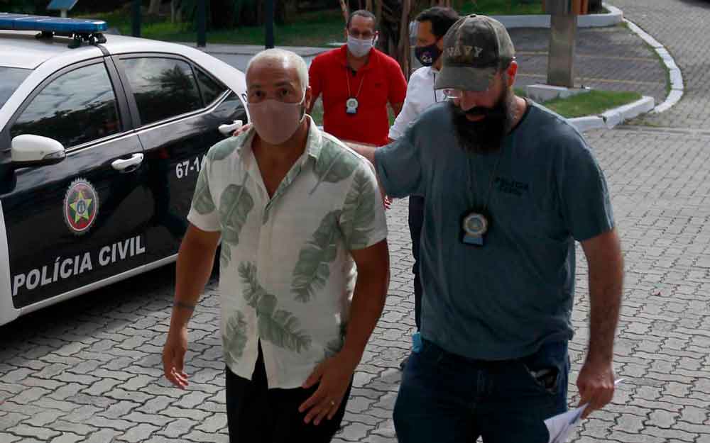 Belo é preso 4 dias após show em escola no Complexo da Maré