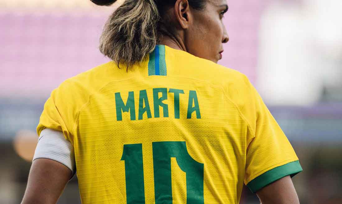 Marta destaca renovação na seleção feminina e avanço na modalidade