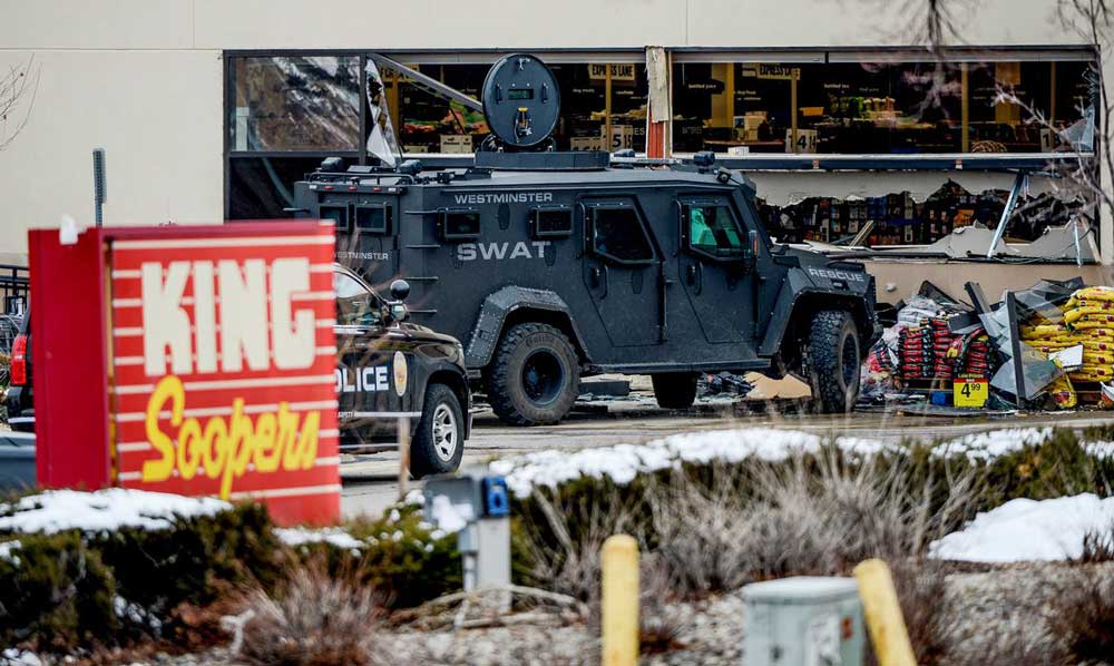 Ataque a tiros deixa dez mortos no Colorado; suspeito é detido