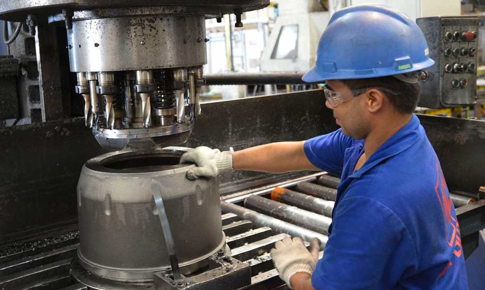 Após três meses de queda, produção industrial cresce 1,4% em maio