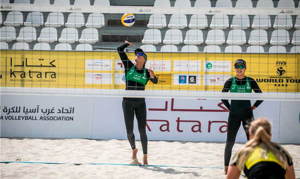 Vôlei de praia: Tainá e Victoria estão na chave principal em Doha
