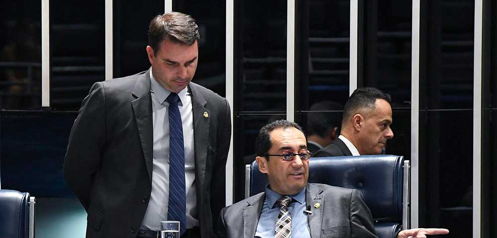Senado: Flávio Bolsonaro representa contra Jorge Kajuru no Conselho de Ética