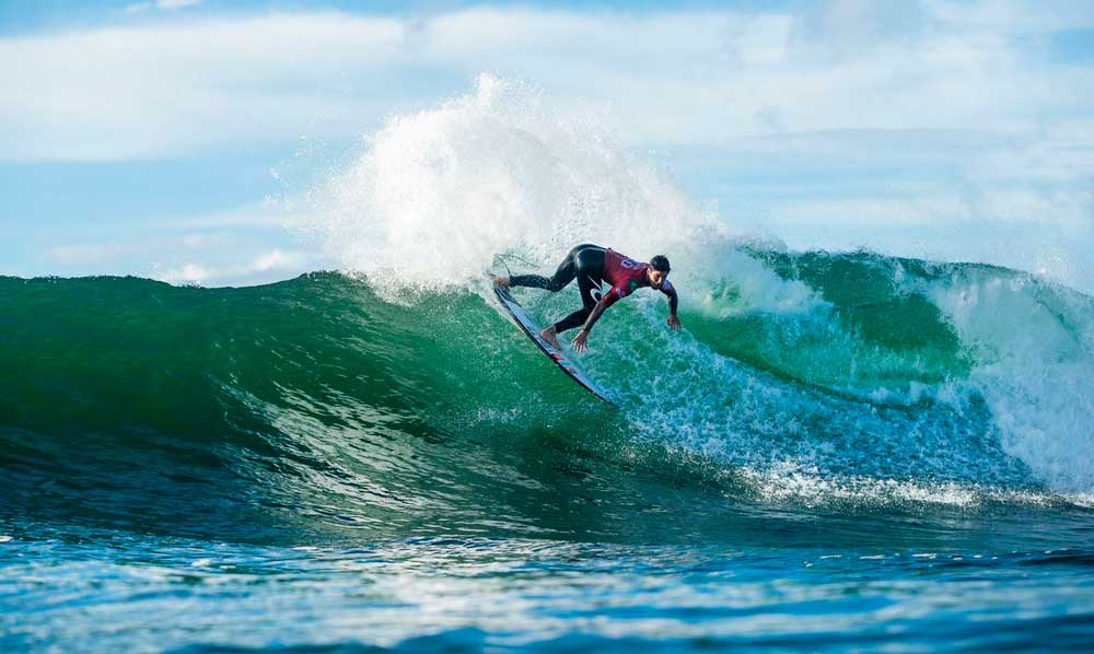Surfe: cinco brasileiros avançam para quartas de final em Newcastle