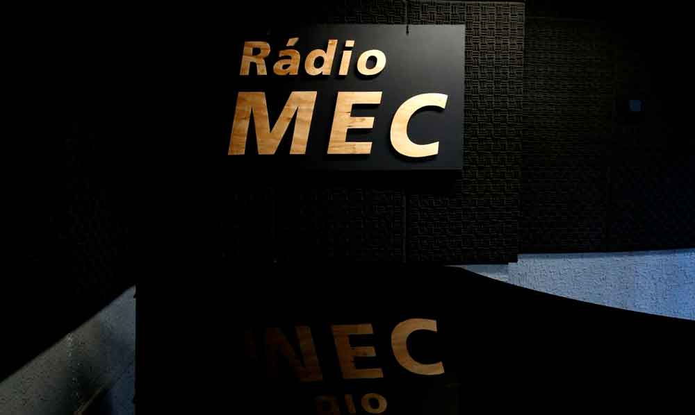 Há 38 anos, rádio MEC FM leva música clássica mundial à população