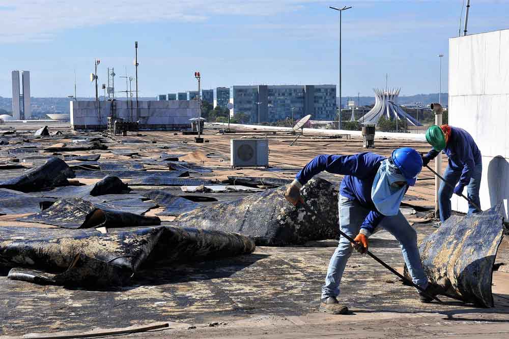 Cobertura superior da Rodoviária é impermeabilizada