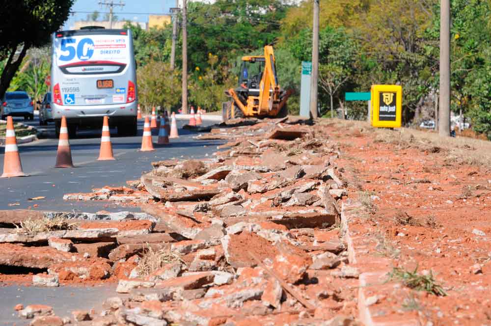 Doze quilômetros de novas calçadas para o Cruzeiro