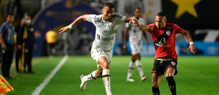 Santos pressiona até o fim, mas perde em casa para o Atlético-GO
