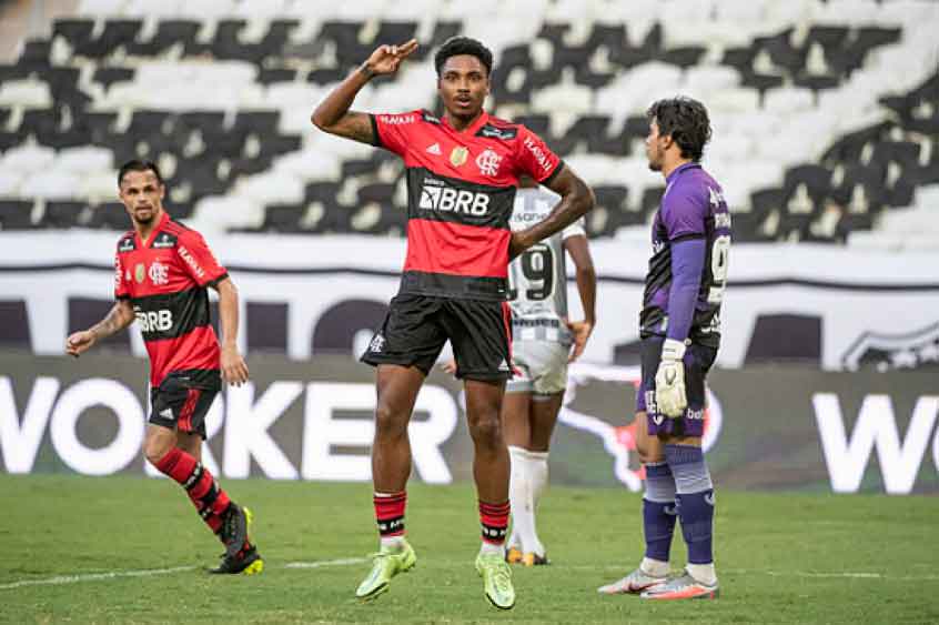 Flamengo busca empate contra o Ceará e segue na caça dos líderes