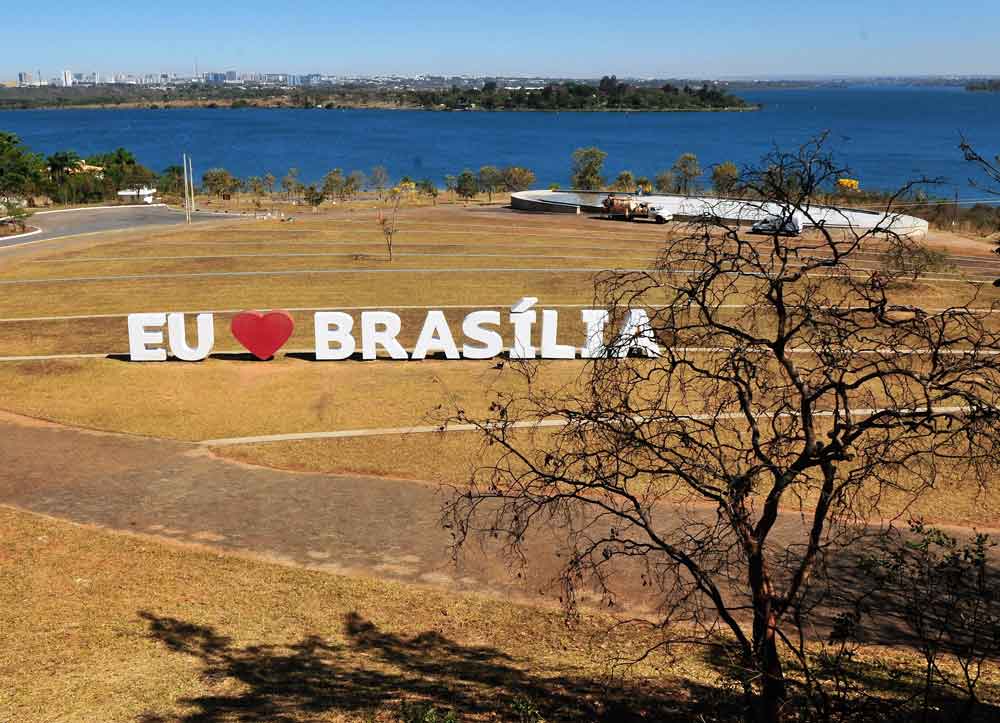 Brasília atrai milhares de turistas neste verão