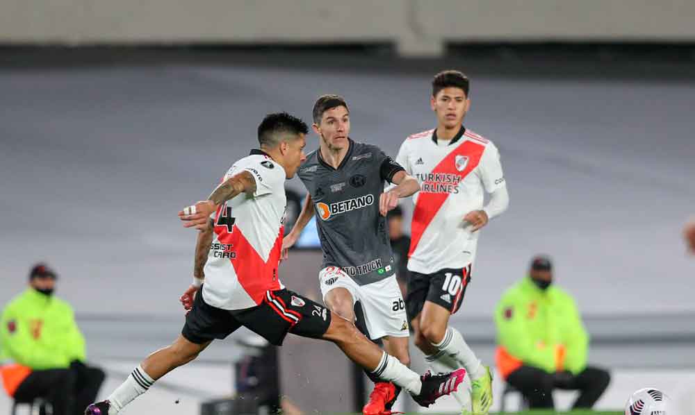Em 100º jogo na Libertadores, Atlético-MG vence River na Argentina
