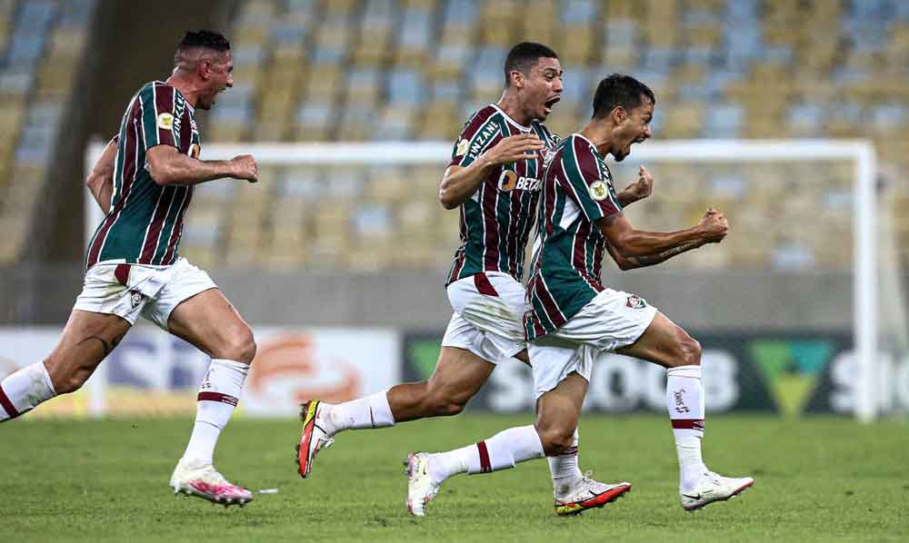 Fluminense derrota Bahia e se afasta do Z4 do Brasileiro