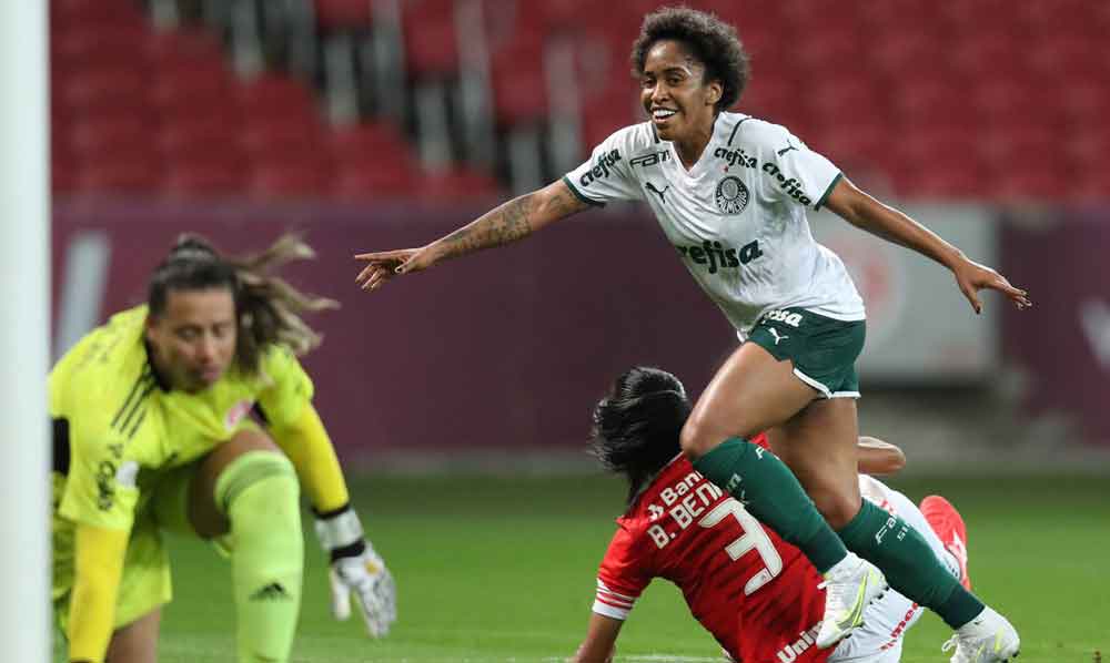 Brasileiro Feminino: Palmeiras sai na frente do Inter na semifinal
