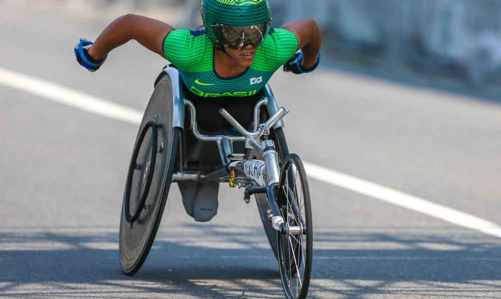Aline Rocha conquista bronze entre cadeirantes na Maratona de Berlim