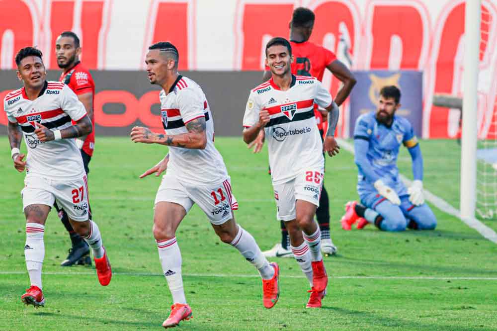 São Paulo vence Atlético-GO e se afasta da zona de rebaixamento