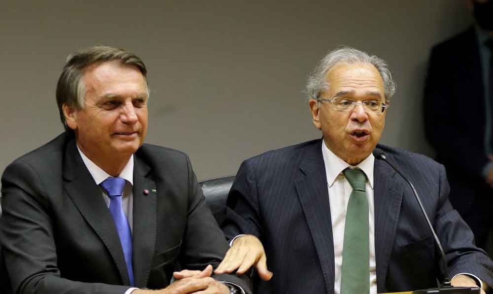 Bolsonaro diz que Paulo Guedes deve ser mantido em caso de reeleição