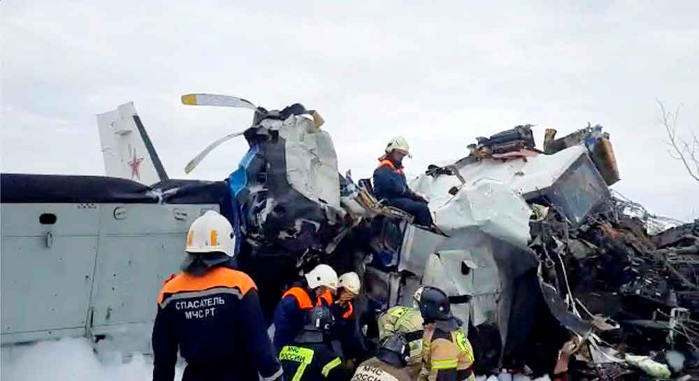 Avião cai na Rússia e mata 16 pessoas