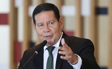 ‘Se presidente precisar’, Mourão diz desistir de disputar outros cargos