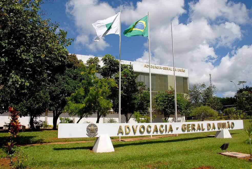 AGU rebate defesa de Moro e defende depoimento de Bolsonaro