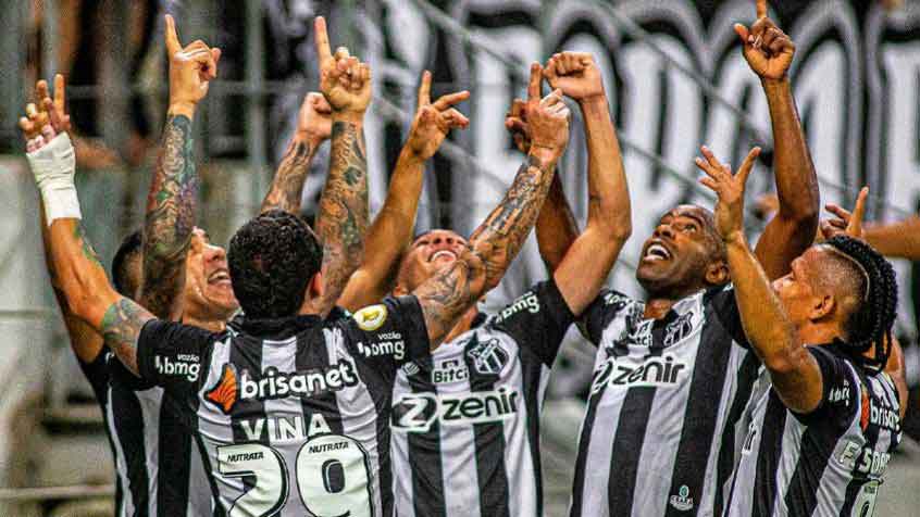 Ceará bate Corinthians e entra na briga por vaga na Libertadores