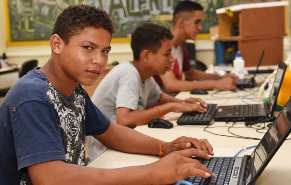 Governo Federal instala mais de 17 mil novos pontos de internet em todo o país