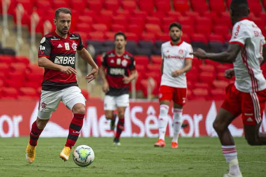 Com novo técnico, Flamengo encara o embalado Inter em Porto Alegre