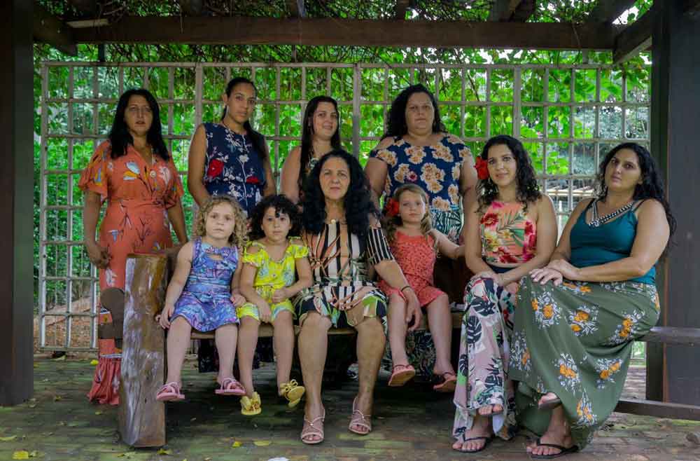 Exposição mostra universo de mulheres ciganas de Mato Grosso