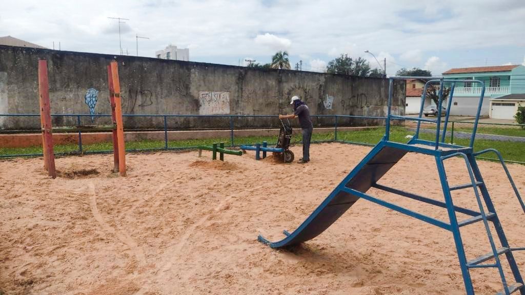 GDF Presente cuida de calçadas, parquinho e entulho em Taguatinga