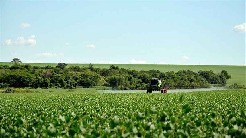 Em guerra, Rússia promete manter comércio de fertilizantes com Brasil