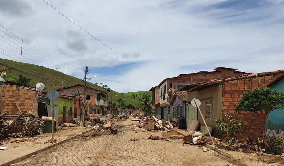 Destruíção: Imagens mostram áreas de risco no centro de Itamaraju, no sul da Bahia