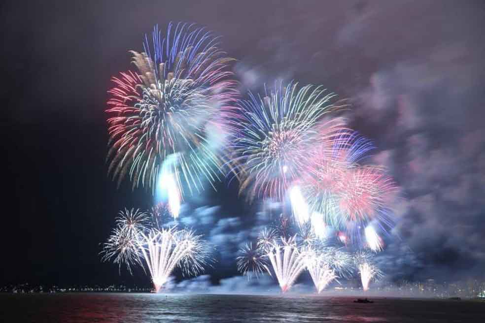 Feliz 2022! Veja fotos das festas pela chegada do Ano-Novo pelo mundo