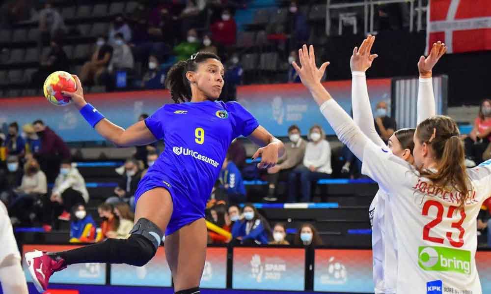Handebol: Brasil luta contra Dinamarca, mas cai no Mundial feminino