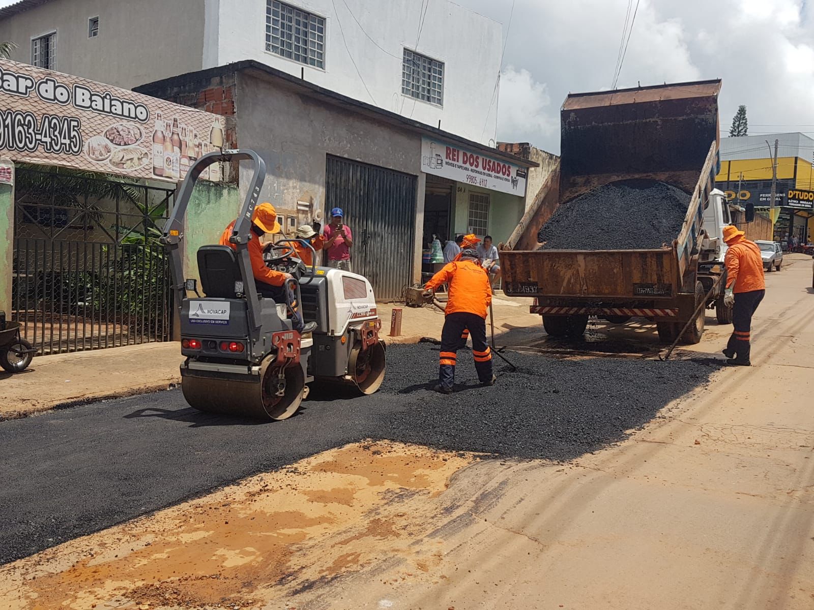 Setor Nova Colina, em Sobradinho recebe operação tapa-buracos