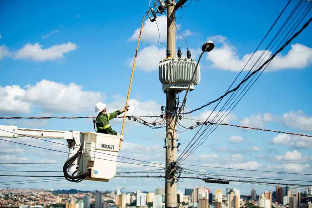 Seis regiões terão áreas sem luz nesta quinta (22) para construção de rede