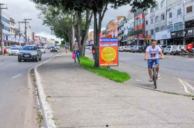 Avenida Paranoá se transforma com calçadas acessíveis e asfalto novo