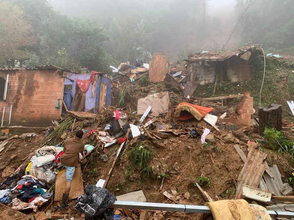 Bolsonaro determina ‘auxílio imediato’ a vítimas em Petrópolis