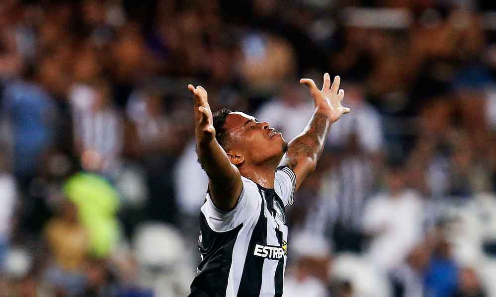 Botafogo goleia Volta Redonda e assume 3ª posição no Carioca
