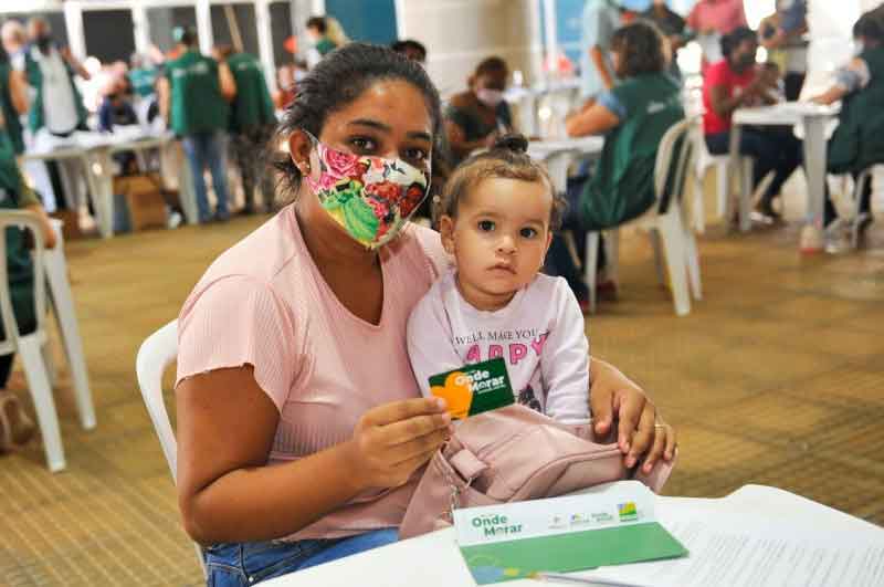 Aluguel Social: mais 1.500 cartões entregues em Águas Lindas-GO