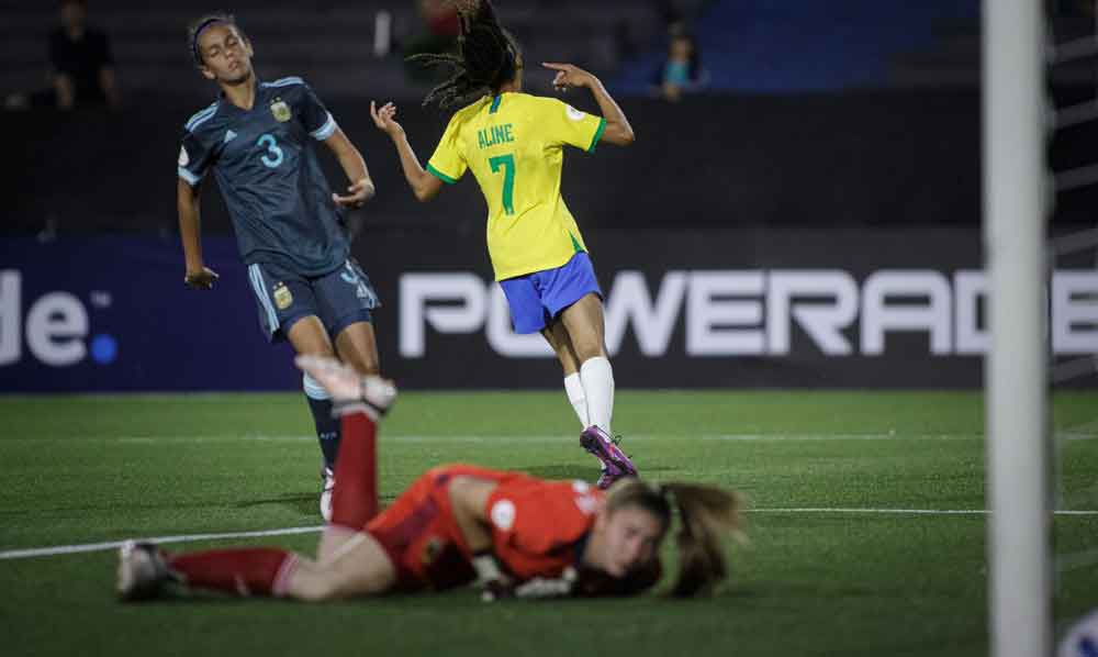 Seleção feminina bate Argentina em estreia no Sul-Americano sub-17