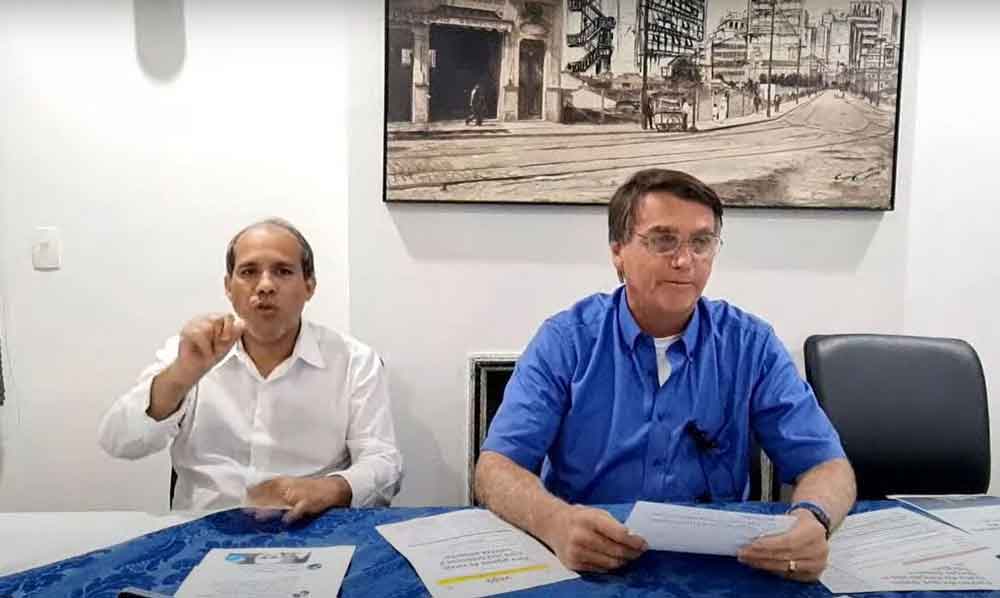 Em live, Bolsonaro garante recursos para auxílio de R$ 600 em 2023