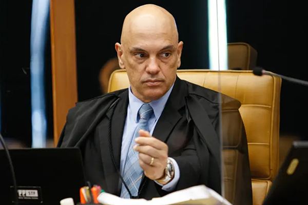 Moraes autoriza STF a julgar militares envolvidos no 8 de janeiro