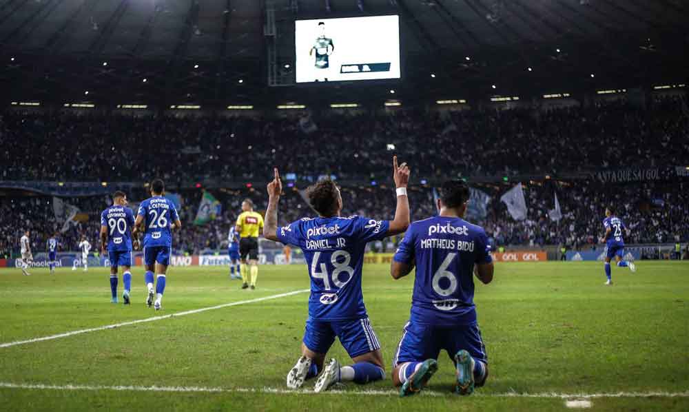 Cruzeiro conquista Série B sem entrar em campo e se torna campeão mais antecipado da história