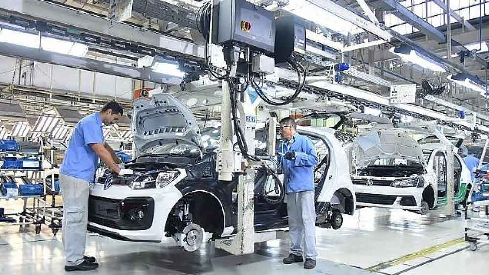 Volkswagen e GM iniciam férias coletivas para 5 mil trabalhadores nas fábricas do Vale do Paraíba